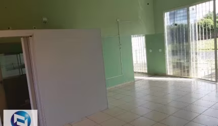 Salão Comercial à Venda em São José do Rio Preto-SP, Jd Universo: 2 Salas, 2 Banheiros, 4 Vagas de Garagem, 100m² de Área