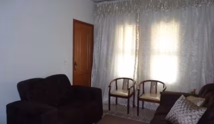 CASA VENDA EM SAO JOSE DO RIO PRETO NO BAIRRO OURO VERDE, COM 03 DORMITORIOS, SALA 3 AMBIENTES, COZINHA, COPA, 1 GARAGEM, COM 02 EDICULAS ALUGADA