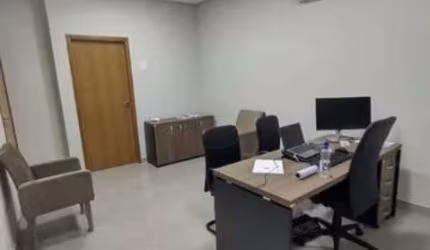 Excelente Salão Comercial: Venda em São José do Rio Preto-SP, Parque Celeste - 7 salas, 4 banheiros, 2 vagas, 188,90 m²