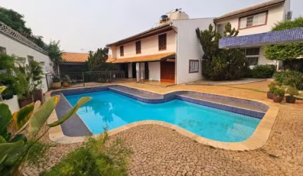 Aluguel de Casa Comercial de Alto Padrão no Jardim Alto Rio Preto - 10 Salas, 7 Banheiros, 5 Vagas - São José do Rio Preto-SP