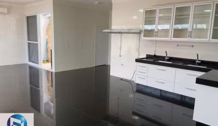 03 Suítes (1 Master) Sala de Jantar, TV, Escritório, Cozinha e Lavanderia Todos os ambientes com móveis planejados e climatização Banheira, balcão refrigerado e churrasqueira nunca usados