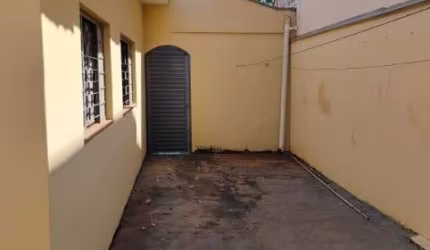 Imperdível casa à venda em São José do Rio Preto-SP, Vila Santa Cruz: 2 quartos, 3 salas, 2 banheiros, 2 vagas, 107m²
