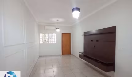 Casa para locação em São José do Rio Preto-SP, bairro Mançor Daud: 3 quartos, 1 suíte, 1 sala, 5 banheiros, 4 vagas, 200 m²!