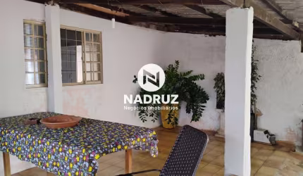 Casa à venda em São José do Rio Preto-SP, Conjunto Habitacional Cristo Rei: 2 quartos, 1 sala, 1 banheiro, 3 vagas, 120,00 m².