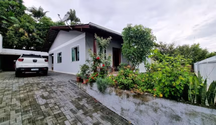 Casa com 3 quartos à venda no Estados, Indaial , 150 m2 por R$ 690.000