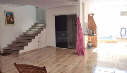 Sobrado para Venda - Dona Zulmira, Uberlândia  - 360m², 5 vagas