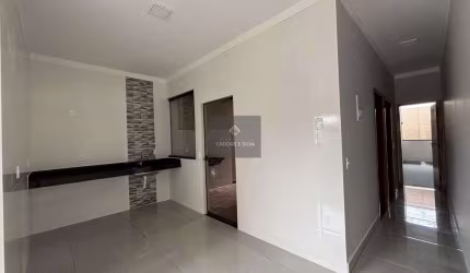 Casa à venda Bairro Jardim Ipanema 2/4 com suite