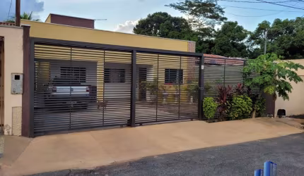 Casa com 2 quartos à venda no Jardim Universitário, Cuiabá , 190 m2 por R$ 520.000