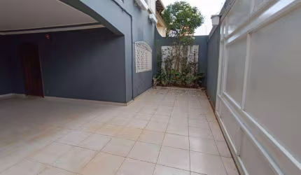 Casa com 3 dormitórios à venda, 305 m² por R$ 850.000,00 - Nossa Senhora da Abadia - Uberaba/MG