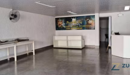 Sala ampla no Centro