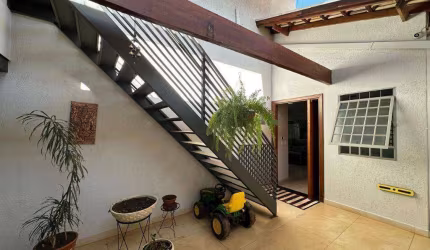 Casa com 4 dormitórios à venda, 190 m² por R$ 720.000,00 - Nossa Senhora da Abadia - Uberaba/MG