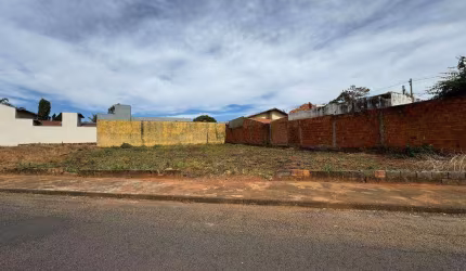 Amplo Lote Vila Celeste