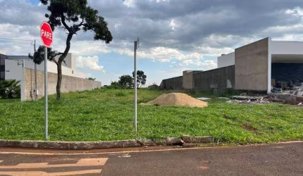 Terreno amplo no Mario Franco