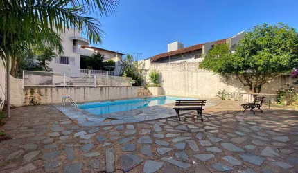 Casa com 5 dormitórios para alugar, 233 m² por R$ 7.247,13/mês - São Sebastião - Uberaba/MG