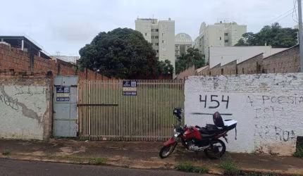 Terreno à venda, 606 m² por R$ 450.000 - Centro - Uberaba/MG