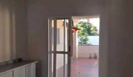 Sobrado com 3 dormitórios para alugar, 180 m² por R$ 2.800,00/mês - Jardim Alexandre Campos - Uberaba/MG
