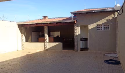 Casa com 2 dormitórios para alugar, 161 m² por R$ 1.581,58/mês - Conjunto Morada do Sol - Uberaba/MG