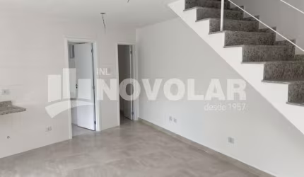 Sobrado Parada Inglesa, Novo e com 2 dormitórios sendo ambos suítes, 2 vagas de Garagem!