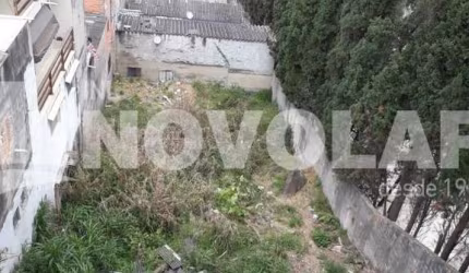 TERRENO- 876,57 M² NO TREMEMBÉ  EM DECLIVE.