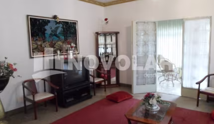 Casa Térrea em Condomínio Fechado em Santana