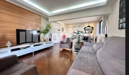 APARTAMENTO 3 DORMITÓRIOS 1 SUÍTE, EM ANDAR ALTO E COM 2 VAGAS DE GARAGEM COBERTAS.
