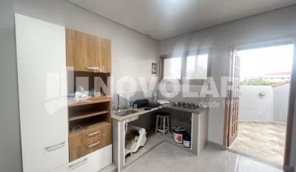 Casa Assobradada com 1 Dormitório ( Suíte)