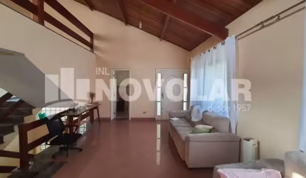 Casa Térrea com 3 Dormitorios (2 Suíte) e 3 Vagas