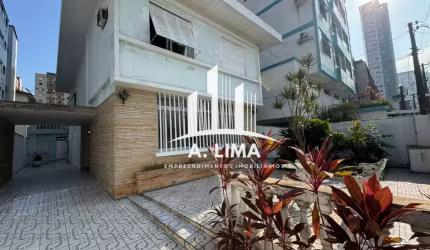 Sobrado Alto Padrão com Lazer Completo na Ponta da Praia / Terreno Amplo em Localização Nobre – Ideal para Moradia ou Investimento!