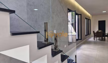 Casa à Venda, 3 Suítes, 230m2 - CRYSTAL PARK - Jacareí/SP