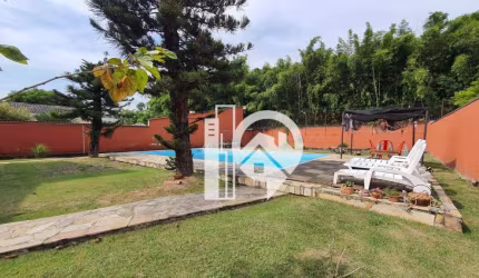 Casa Térrea com piscina e um ótimo quintal - Condominio Village Paineiras - Pindamonhangaba/SP