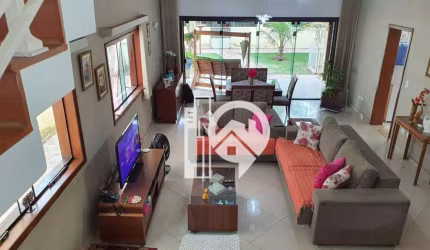 Oportunidade!  Sobrado bem construído e espaçoso - Condomínio Residencial Real Ville - Pindamonhangaba/SP