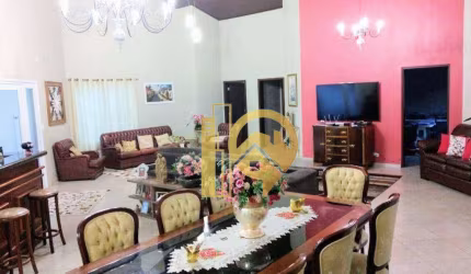 Casa com 4 dormitórios à venda, 378 m² - Santa Branca/SP
