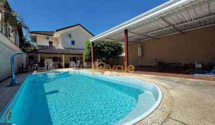 Sobrado com 3 dormitórios à venda, 254 m² - Villa Branca - Jacareí/SP