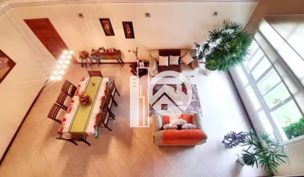 Lindíssima Casa Térrea -Cond. Villas de Santana com 840 m² de Terreno, sendo  479 m²  de área construída- Jardim Altos de Santana II - Jacareí/