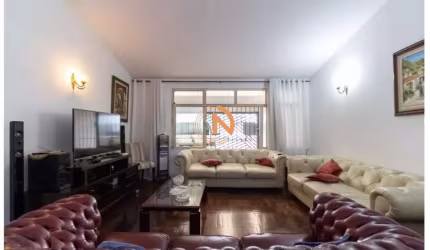 Casa à venda com 270m², 4 quartos e 4 vagas