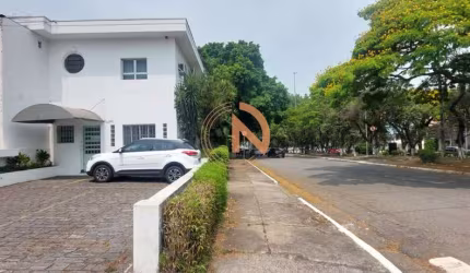 Transforme seu negócio: Casa Comercial à Venda ao Lado do Parque do Ibirapuera com 4 Vagas!