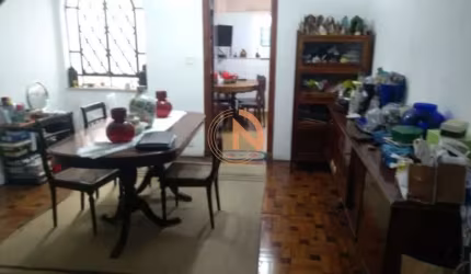 Casa de Vila no Jardim Paulista: 3 Quartos, 2 Banheiros, Quintal e 2 Vagas