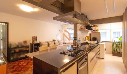 Apartamento reformado com dois quartos na Vila Nova Conceição