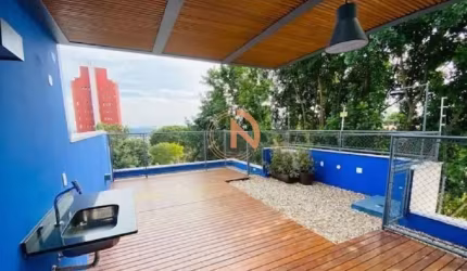 Casa de Vila com 3 suítes, 3 vagas de garagem na Vila Madalena