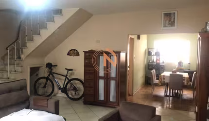 Sobrado Excelente Localização com 230 m2 de Terreno no Paraíso