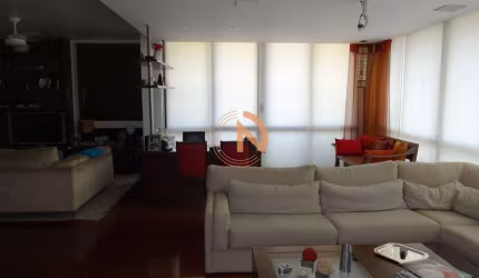 Apartamento de alto padrão com três suítes no Itaim Bibi