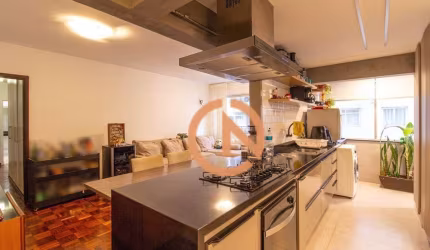 Apartamento reformado com dois quartos na Vila Nova Conceição