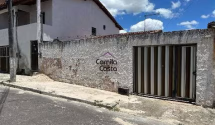 Casa à venda no bairro Barreiro - Alagoinhas/BA