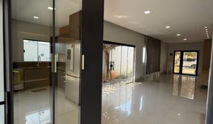 Casa de alto padrão semi mobiliada no Condomínio Primor das Torres dis