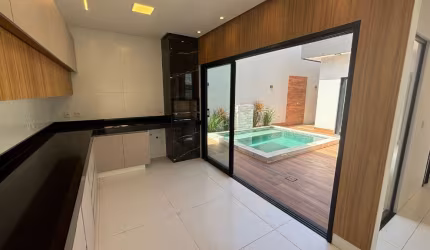BELISSIMA CASA NOVA COM PROJ LUMINOTECNICO, PISCINA EM CONDOMINIO FECHADO PREÇO DE OPORTUNIDADE
