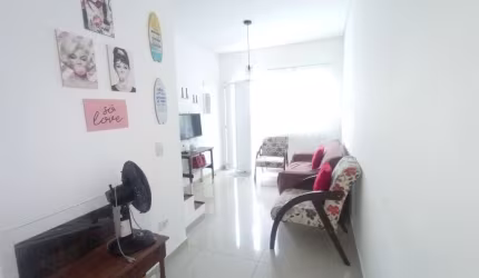 Lindo sobrado de condomínio à venda no bairro Maracanã em Praia Grande