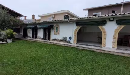 Linda casa a venda no Balneário Florida em Praia Grande a 250 metros da praia