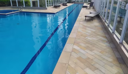 OPORTUNIDADE de NEGÓCIO - COBERTURA Duplex com Vista Panorâmica para o MAR, 4 Dormitórios mais Dependência, no Point da Vila Caiçara em Praia Grande!