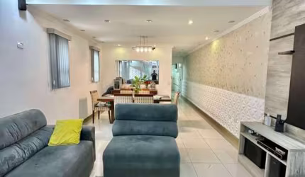 Imperdível oportunidade: Casa à venda em Praia Grande-SP, Boqueirão, 3 quartos, 1 suíte, 1 banheiro, 2 vagas, 137m².