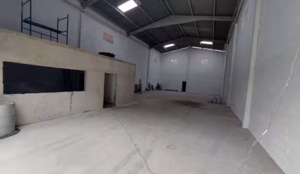 Galpão Comercial de 350m² na Melhor Localização de Praia Grande-SP, Bairro tude-  Locação
